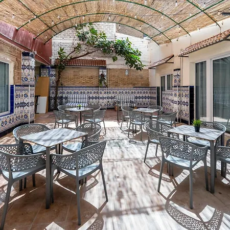 Hostel Som By The Venue Βαλένθια