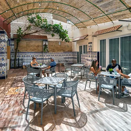 بيت شباب Som By The Venue